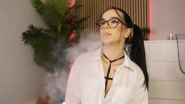 Snapshot of Miss_Denisse chatting on December 2, 8:37 pm Miss Denisse online show from December 2, 8:37 pm