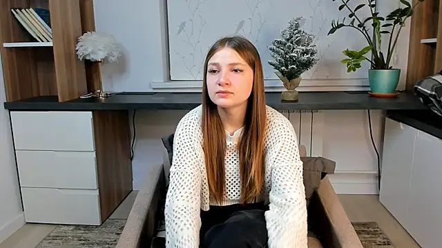 Snapshot of LesaFeldker chatting on December 14, 1:11 am LesaFeldker online show from December 14, 1:11 am