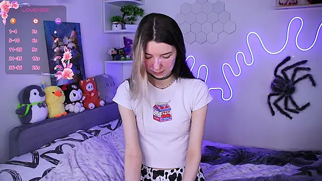 Snapshot of Emmie_shy chatting on March 3, 11:38 am Emmie shy online show from March 3, 11:38 am