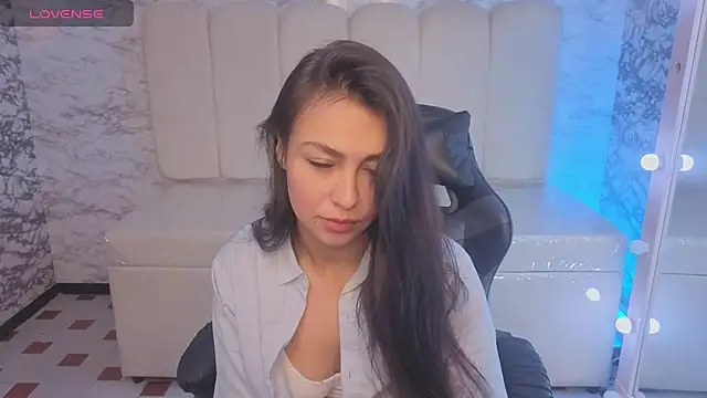 Snapshot of Maleja_v_ chatting on November 21, 1:21 pm Maleja v online show from November 21, 1:21 pm