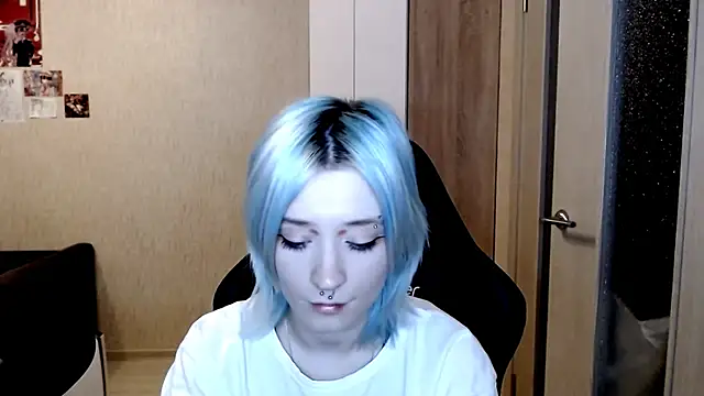 SophiaLur online show from November 17, 3:51 pm