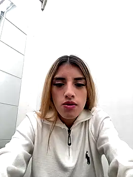 Snapshot of zoepink_1 chatting on November 25, 1:11 pm zoepink 1 online show from November 25, 1:11 pm