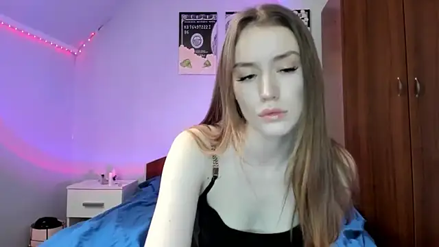 Snapshot of tinyglow chatting on December 15, 7:29 pm tinyglow online show from December 15, 7:29 pm