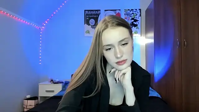 tinyglow online show from February 7, 9:29 pm