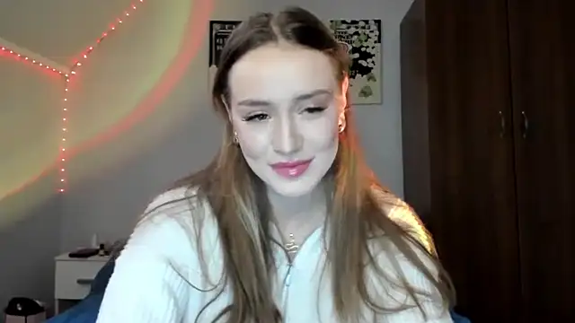 tinyglow online show from March 21, 12:37 am