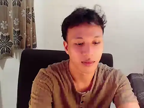 Snapshot of newgys chatting on February 16, 12:23 pm newgys online show from February 16, 12:23 pm