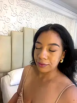 IvannaClaire online show from December 15, 2:10 pm