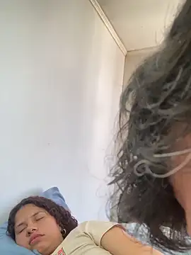 Snapshot of EmilyCm chatting on November 14, 6:17 pm EmilyCm online show from November 14, 6:17 pm