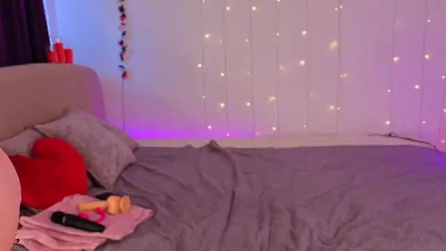 Snapshot of GiannaSky chatting on February 27, 8:03 am GiannaSky online show from February 27, 8:03 am