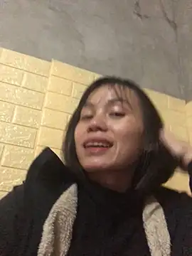 Trangbabylove online show from March 9, 4:11 pm