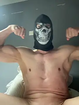 Snapshot of Luna_MaskedMan chatting on May 22, 9:42 pm Luna MaskedMan online show from May 22, 9:42 pm