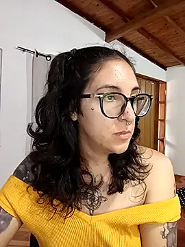 Snapshot of Melinerd chatting on November 27, 5:26 pm Melinerd online show from November 27, 5:26 pm