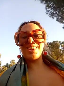 Snapshot of cleopatravodos chatting on December 17, 2:23 pm cleopatravodos online show from December 17, 2:23 pm