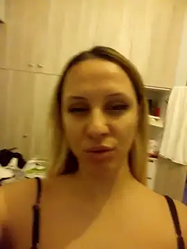 Snapshot of cleopatravodos chatting on December 19, 5:31 pm cleopatravodos online show from December 19, 5:31 pm