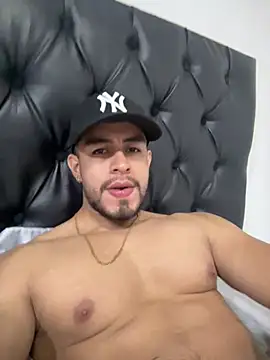 Snapshot of Ethan_king_ chatting on January 17, 2:49 am Ethan king online show from January 17, 2:49 am