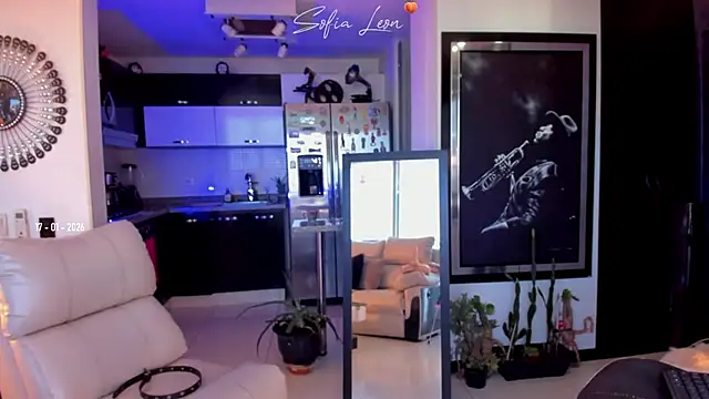 Snapshot of sofiasexhot chatting on January 17, 12:54 pm sofiasexhot online show from January 17, 12:54 pm