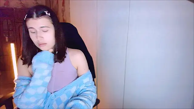 KristinaScott online show from February 8, 3:26 pm