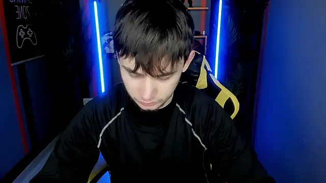 Snapshot of AlejandroEllias chatting on January 15, 5:49 pm AlejandroEllias online show from January 15, 5:49 pm