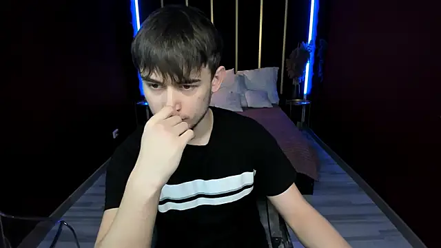 Snapshot of AlejandroEllias chatting on January 17, 4:06 am AlejandroEllias online show from January 17, 4:06 am