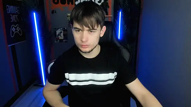 Snapshot of AlejandroEllias chatting on January 17, 8:45 pm AlejandroEllias online show from January 17, 8:45 pm