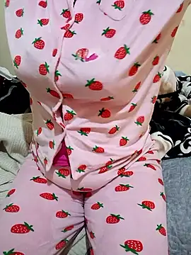 Snapshot of Maryam89six chatting on January 15, 2:32 pm Maryam89six online show from January 15, 2:32 pm