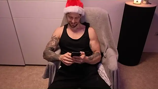 Snapshot of Mystery_Mark chatting on December 13, 8:47 pm Mystery Mark online show from December 13, 8:47 pm