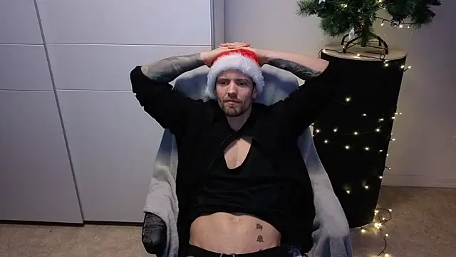 Snapshot of Mystery_Mark chatting on December 15, 5:50 pm Mystery Mark online show from December 15, 5:50 pm