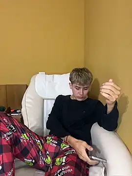 Noah21  online show from December 13, 9:09 pm