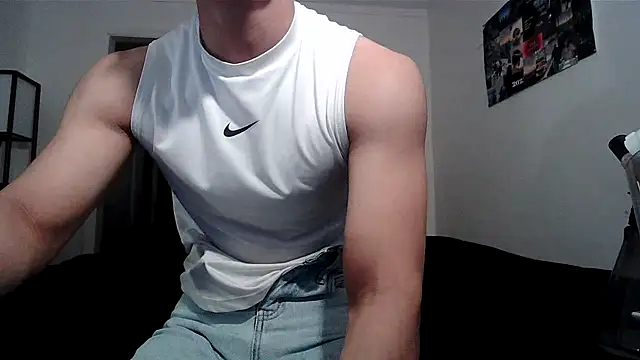 Snapshot of yourguyy21 chatting on November 15, 2:09 am yourguyy21 online show from November 15, 2:09 am