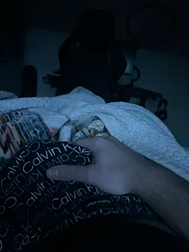 Snapshot of daddyshomeee_ chatting on February 8, 7:12 am daddyshomeee online show from February 8, 7:12 am