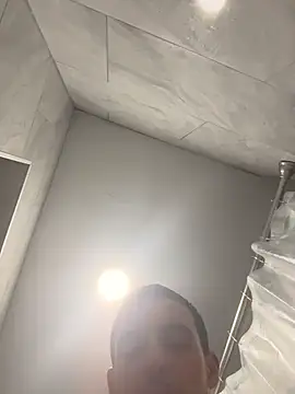 Snapshot of daddyshomeee_ chatting on March 11, 2:06 am daddyshomeee online show from March 11, 2:06 am