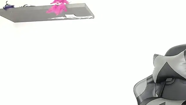 Snapshot of Nina-foxx chatting on December 16, 8:25 pm Nina-foxx online show from December 16, 8:25 pm