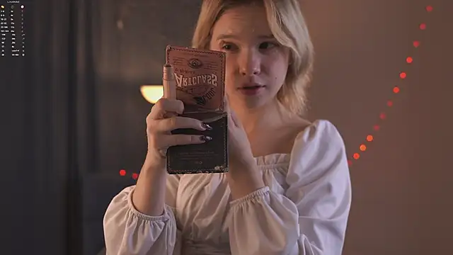 PhillisEsplin online show from December 15, 7:29 pm