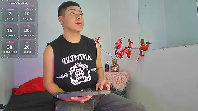 Lucastorrez01 online show from December 4, 3:16 am