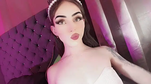 Snapshot of Baby_luxury chatting on January 18, 4:38 am Baby luxury online show from January 18, 4:38 am