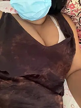 Snapshot of ErringDigs chatting on February 4, 6:41 am ErringDigs online show from February 4, 6:41 am