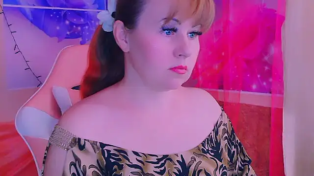 BESTLOLA online show from March 17, 10:40 am