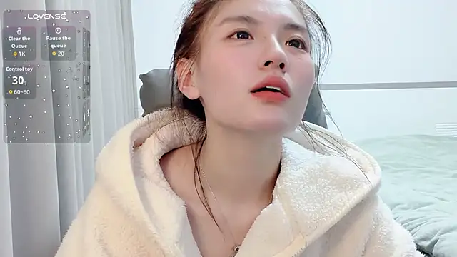 Snapshot of H-2005 chatting on February 8, 12:58 am H-2005 online show from February 8, 12:58 am