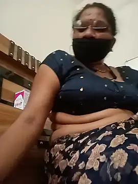 Snapshot of Menka_cut34 chatting on June 15, 10:50 am Menka cut34 online show from June 15, 10:50 am
