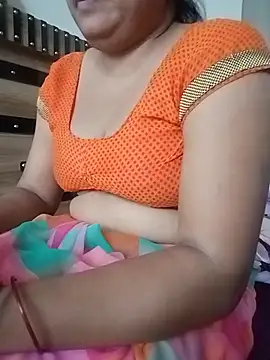 Snapshot of Menka_cut34 chatting on July 5, 4:19 am Menka cut34 online show from July 5, 4:19 am