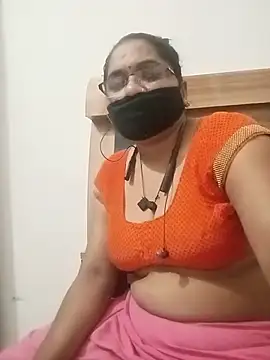 Snapshot of Menka_cut34 chatting on July 8, 11:42 pm Menka cut34 online show from July 8, 11:42 pm