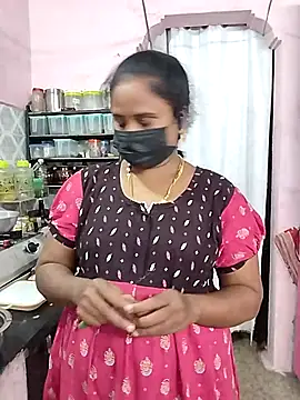 Snapshot of Tamil_devagi chatting on January 12, 6:29 am Tamil devagi online show from January 12, 6:29 am