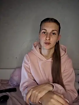 carolinakis  online show from February 6, 9:07 pm