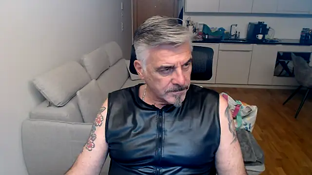 Snapshot of Buidapest chatting on February 18, 10:39 pm Buidapest online show from February 18, 10:39 pm