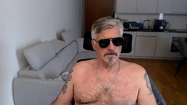 Snapshot of Buidapest chatting on March 1, 1:02 pm Buidapest online show from March 1, 1:02 pm