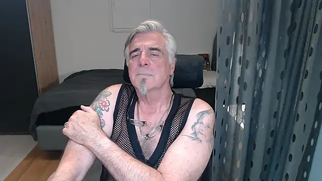 Buidapest online show from July 8, 3:00 am