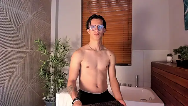 Brandon starkk online show from December 20, 11:28 am