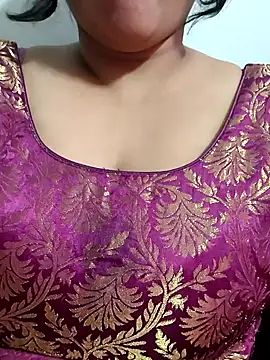 Winter XOXO online show from December 14, 6:01 pm