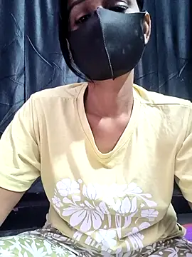 StrawberryCouples online show from November 19, 5:40 am