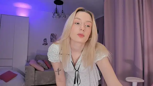 Tiffany Paw online show from December 22, 3:14 am